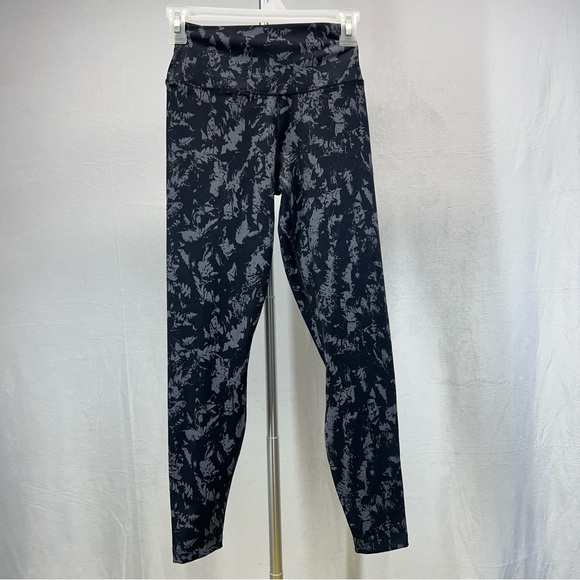 Nike Pants - Nike One Black and Gray Women’s Marbled High-Rise‎ 7/8 Leggings small